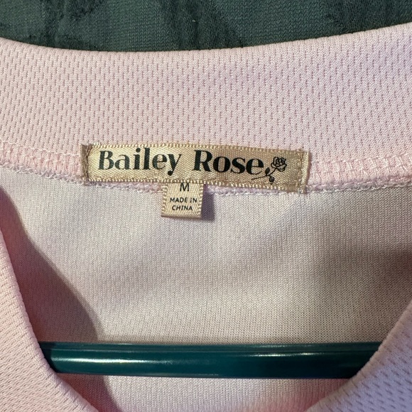 Fashionably Sporty Jersey Top (Baby Pink) size medium - Picture 4 of 4